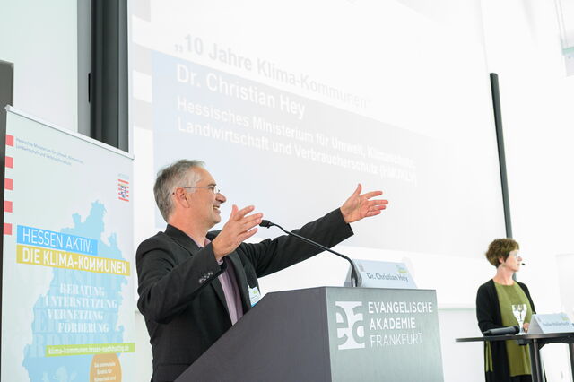 Dr. Christian Hey